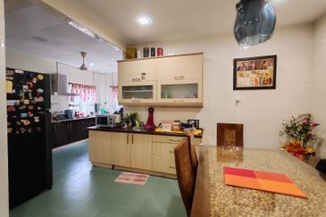 Jalan Anggerik Doritis 31/127