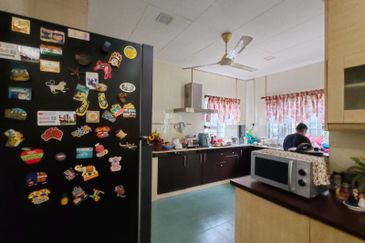 Jalan Anggerik Doritis 31/127