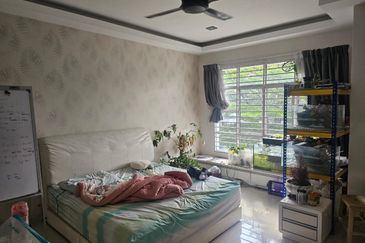 Jalan Kemuning Indah 32/142