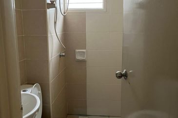 Jalan Kemuning Indah 32/138A 