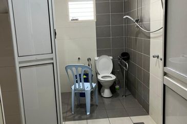 Jalan Kemuning Indah 32/138A 