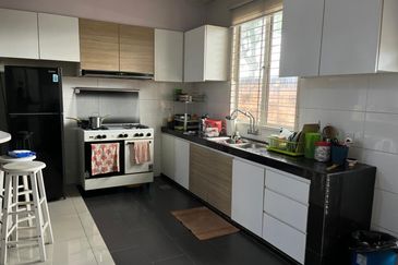 Jalan Kemuning Indah 32/138A 