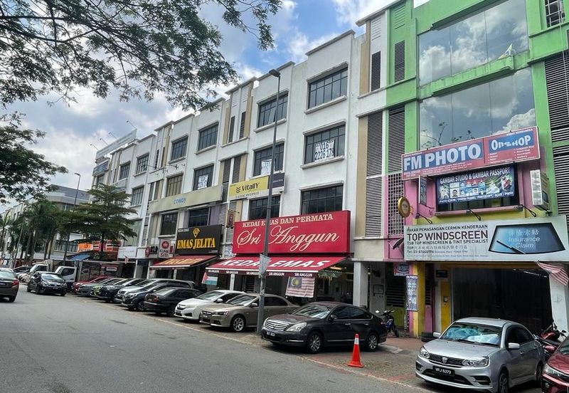 Taman Industrial Sungai Buloh (TSB Commercial Centre)