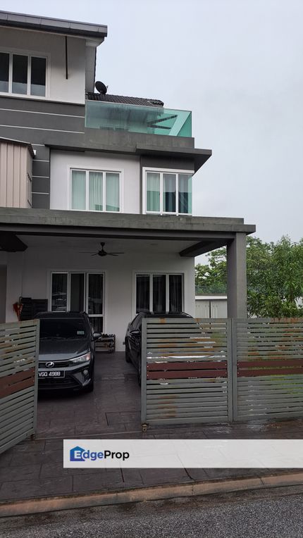 Spacious Semi Detached 3-Storey House At Impian Tropika Residence, Selangor, Shah Alam