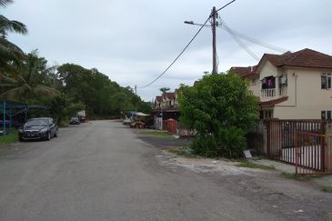 Pulau Indah ( Pulau Lumut )