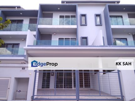 (CASH BACK 22x70 FULL LOAN) 3 STOREY SUPERLINK @ TAMAN SERI SEGAR, Selangor, Semenyih