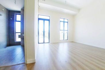 Monet Lily @ Sunsuria City