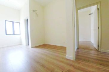 Monet Lily @ Sunsuria City