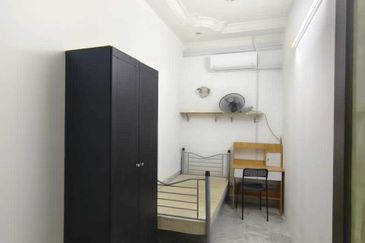 (WALK To UTAR) 2 STOREY @ BANDAR SUNGAI LONG