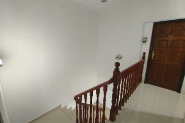 (WALK To UTAR) 2 STOREY @ BANDAR SUNGAI LONG