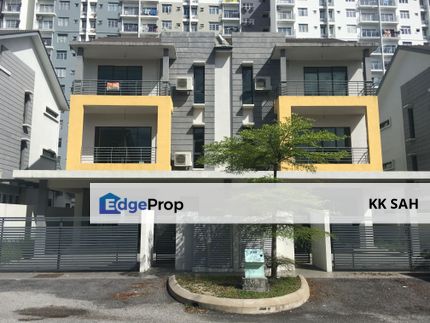 (END LOT) 3 STOREY SEMI-D @ TAMAN SAUJANA SURIA, Selangor, Kajang