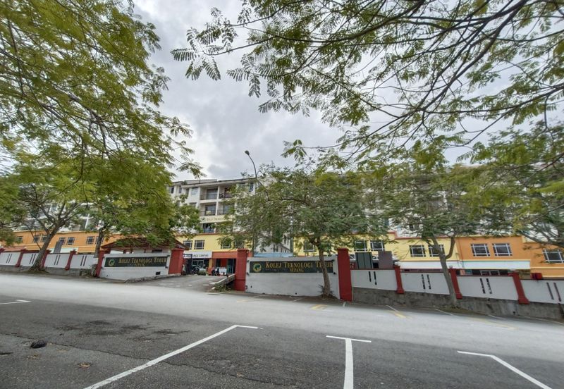 Salak Perdana Business Park