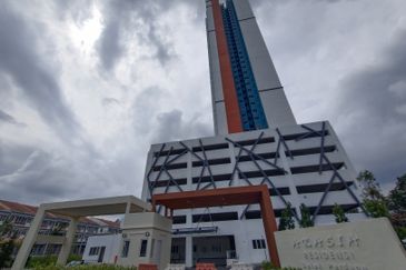 Salak Perdana Business Park