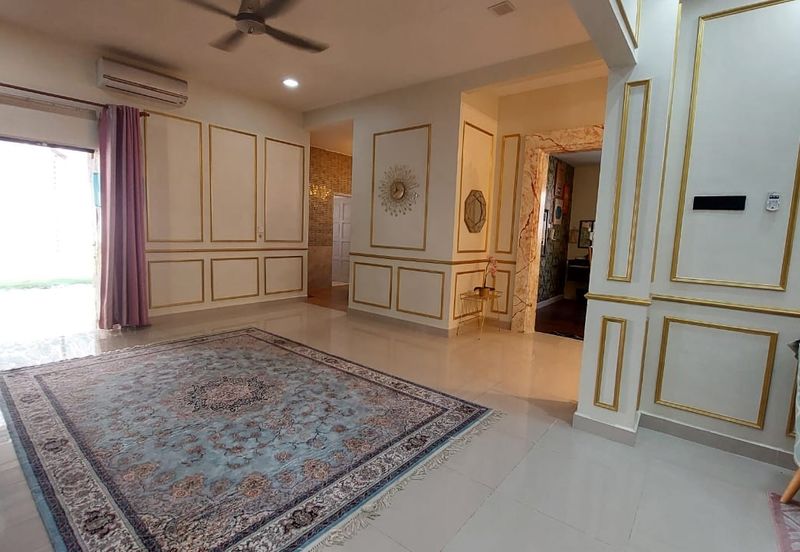 Puncak Pinggiran Putra