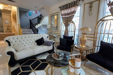 Puncak Pinggiran Putra