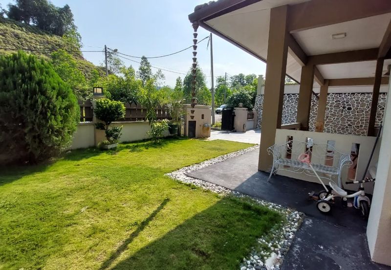 Puncak Pinggiran Putra