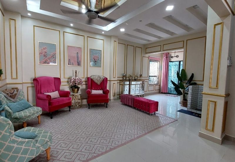 Puncak Pinggiran Putra