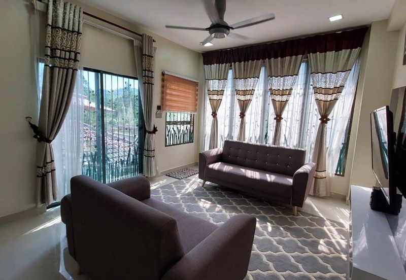 Puncak Pinggiran Putra