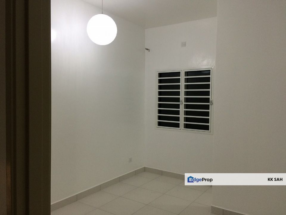 (20x70 RENOVATED) 2 STOREY @ TAMAN PELANGI SEMENYIH 2, Selangor, Semenyih