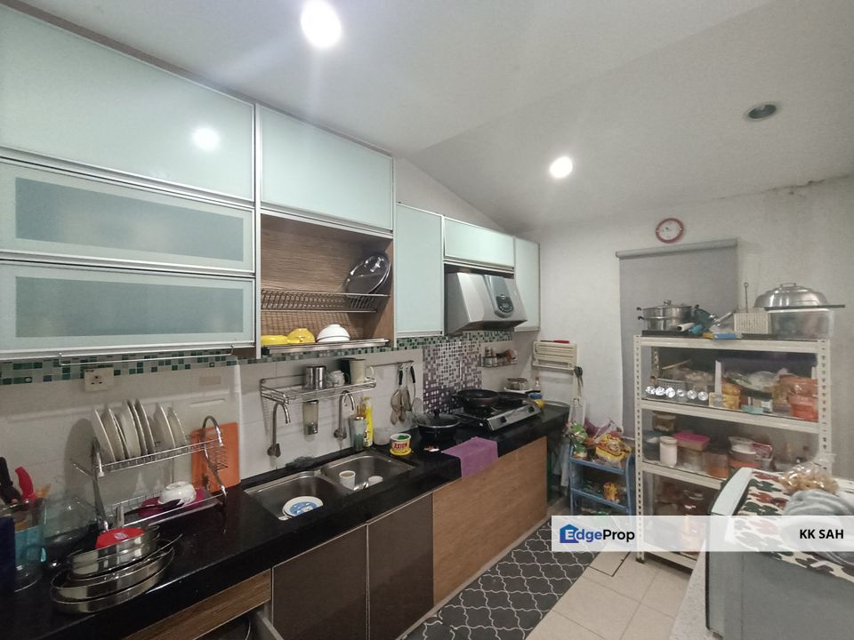 (20x75 RENOVATED) 2 STOREY @ TAMAN PELANGI SEMENYIH, Selangor, Semenyih