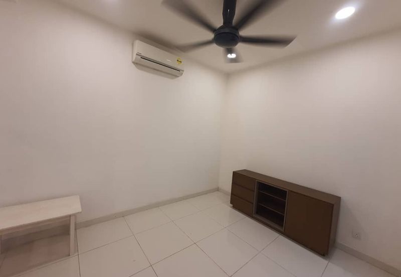 Parkfield Residences, Tropicana Heights