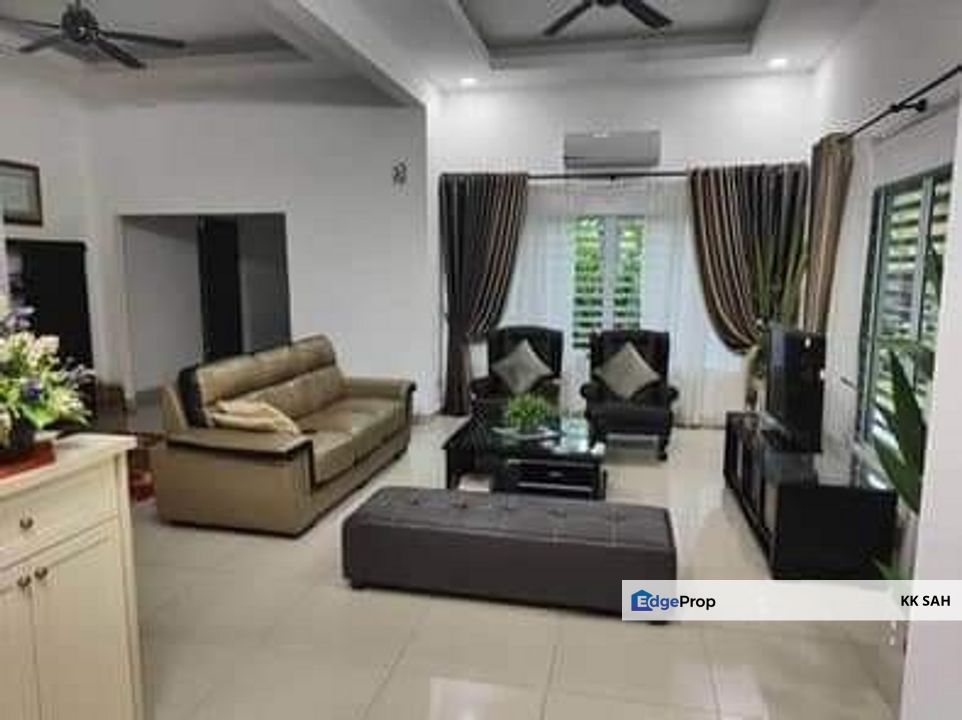 (RENOVATED + FACING OPEN) 2 STOREY SEMI-D @ BANDAR TASIK KESUMA, Selangor, Semenyih