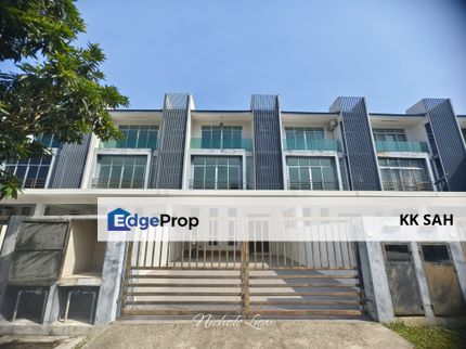 (FULL LOAN + GOOD CONDITION) 3 STOREY @ BANGI AVENUE 3, Selangor, Kajang