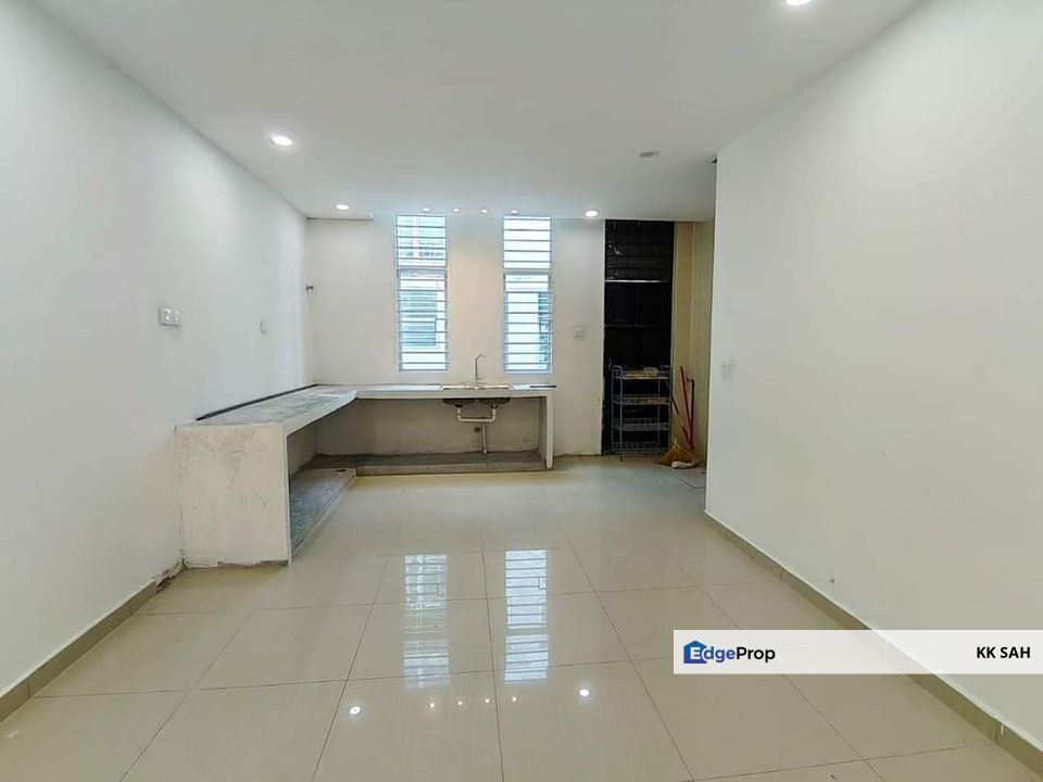 (RENOVATED) 3 STOREY LINK HOUSE @ BANGI AVENUE 3, Selangor, Bangi