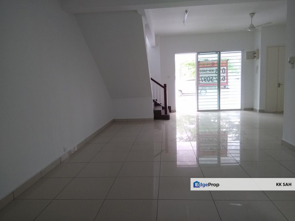 (24x70 FULL LOAN) 2 STOREY SUPERLINK @ TIARA EAST, SEMENYIH, Selangor, Semenyih