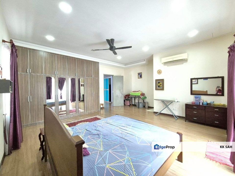 (40x80 RENOVATED) 2 STOREY SEMI-D @ K2 VILLAS, KAJANG 2, Selangor, Semenyih