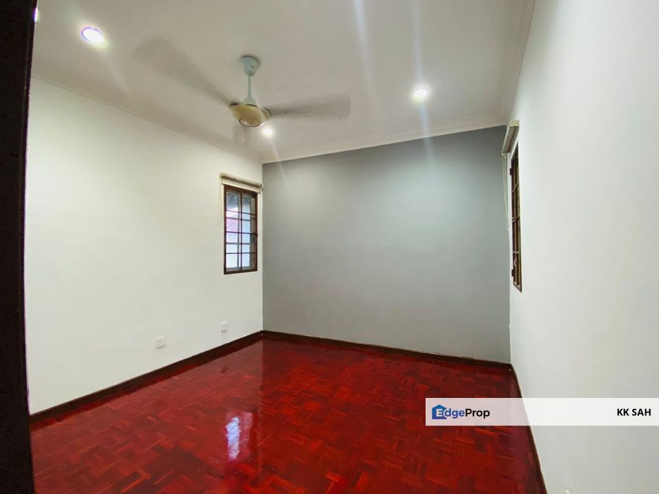 (MRT STATION RENOVATED) 2 STOREY SUPERLINK @ TAMAN BUKIT KAJANG BARU, Selangor, Kajang