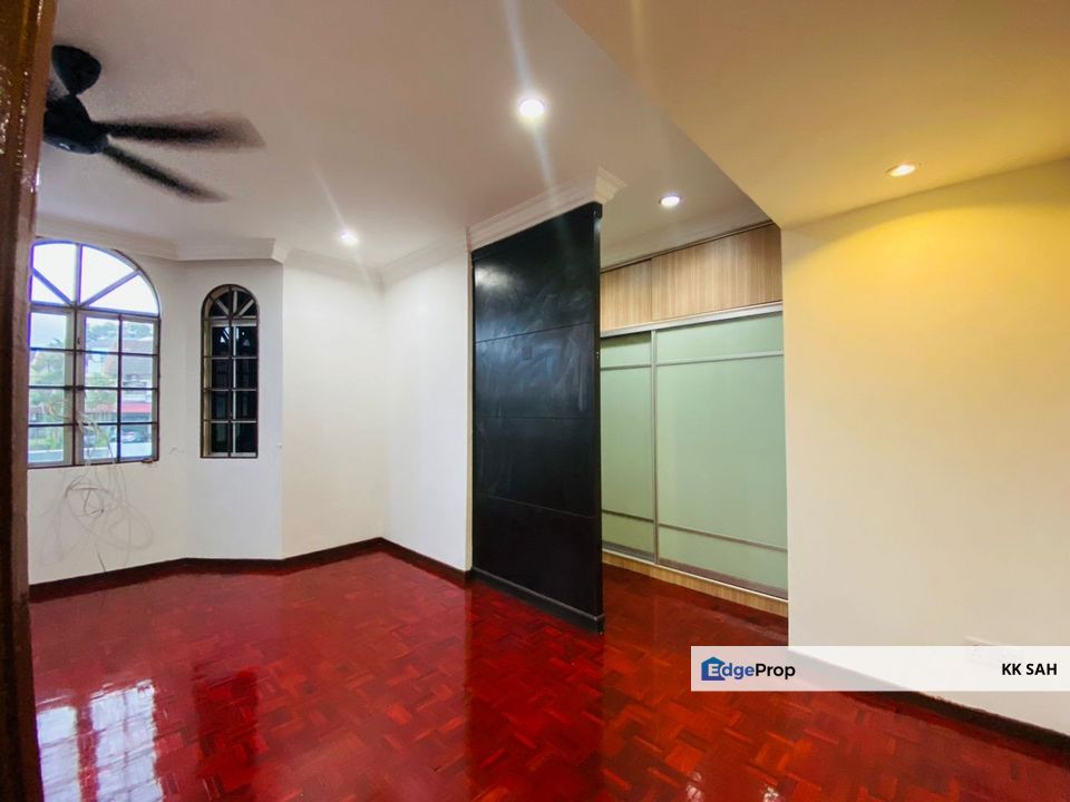 (MRT STATION RENOVATED) 2 STOREY SUPERLINK @ TAMAN BUKIT KAJANG BARU, Selangor, Kajang