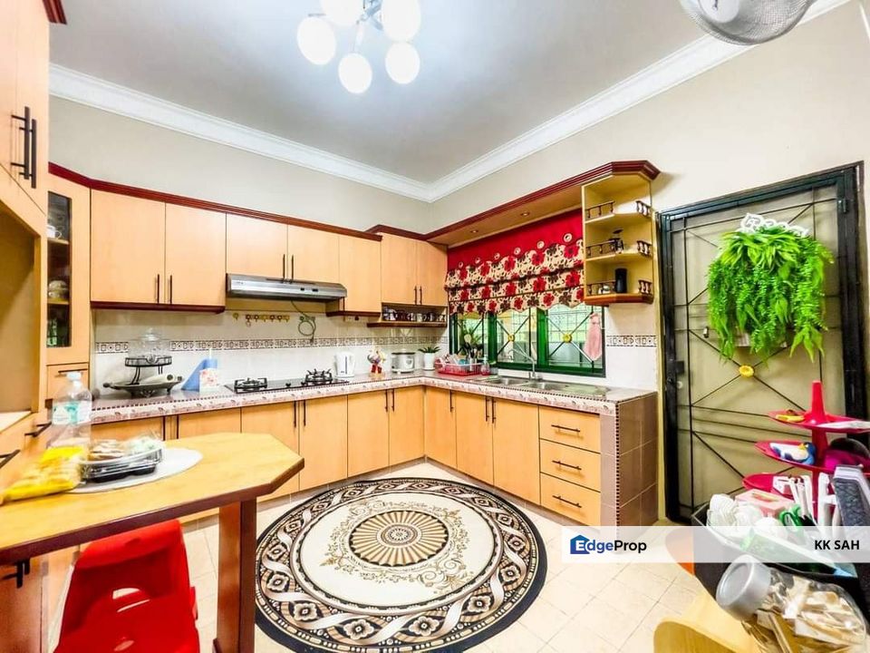 (FURNISHED + EXTRA HUGE LAND) 2 STOREY SEMI-D @ BANDAR TASIK KESUMA, Selangor, Semenyih