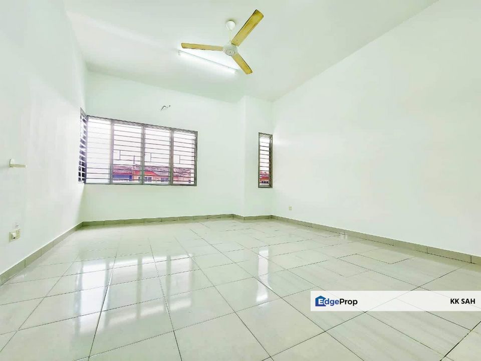 (MOVE IN CONDITION) 2 STOREY @ BANDAR TASIK KESUMA, SEMENYIH, Selangor, Semenyih
