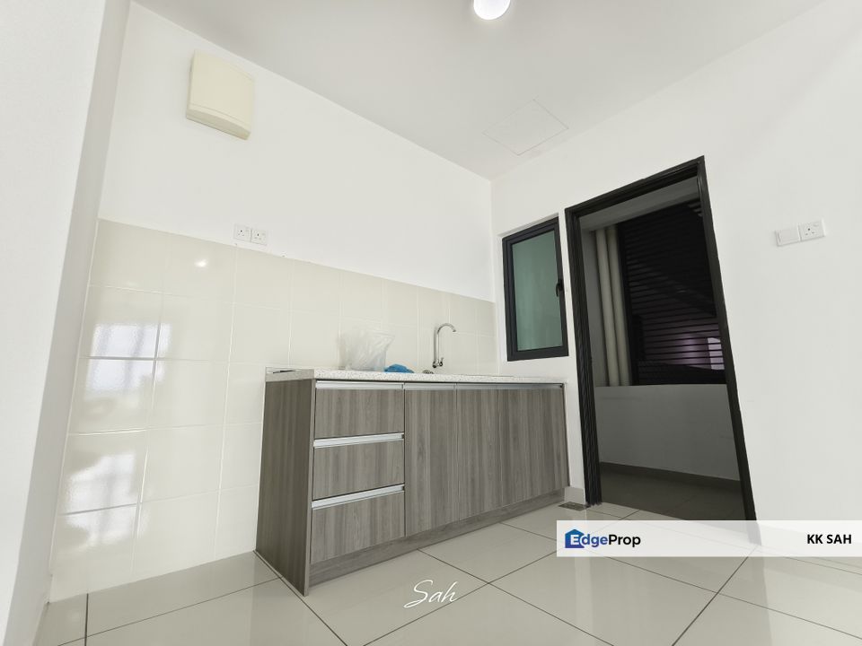 (3 ROOMS + 1,097 sqft) KIARA PLAZA @ SEMENYIH, Selangor, Semenyih