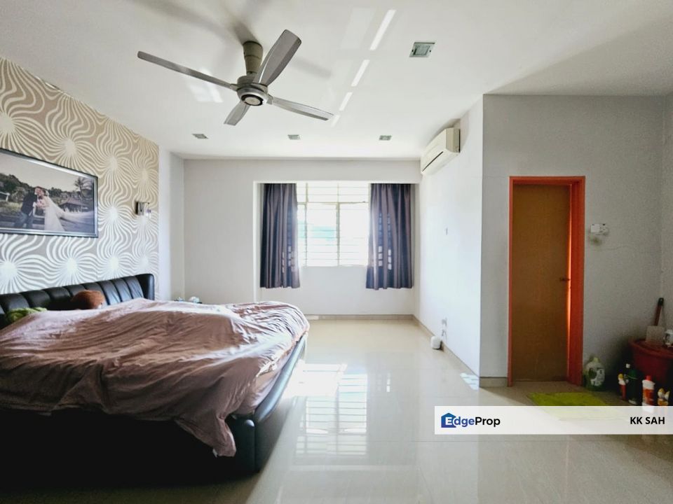 (RENOVATED + GATED GUARDED) 2 STOREY @ TAMAN KAJANG IMPIAN, Selangor, Kajang