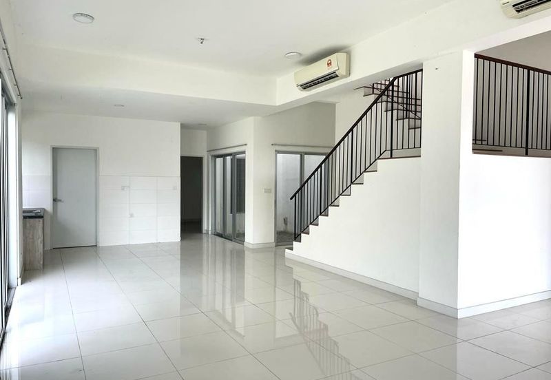 Parkfield Residences, Tropicana Heights