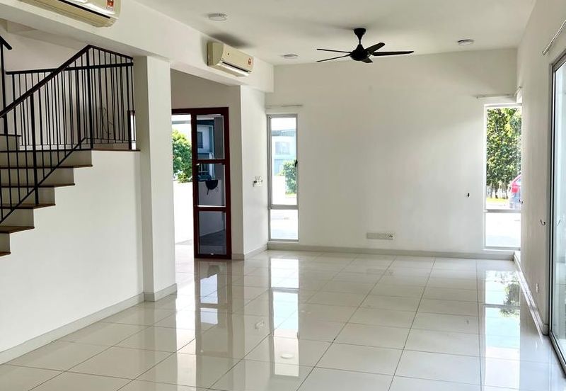 Parkfield Residences, Tropicana Heights