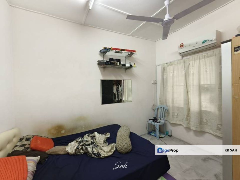 (22x75 RENOVATED) 1 STOREY @ TAMAN PASIR EMAS, Selangor, Kajang