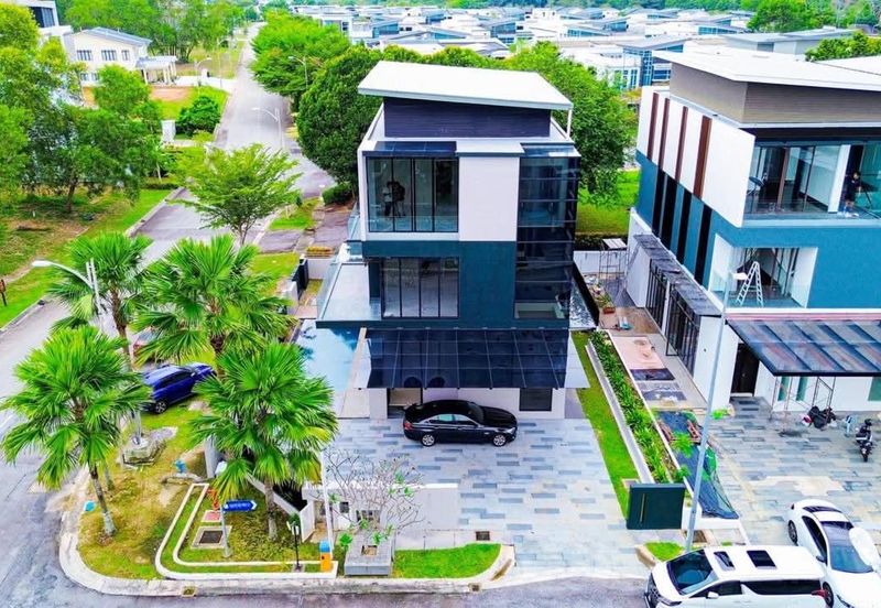 Perdana Lakeview East