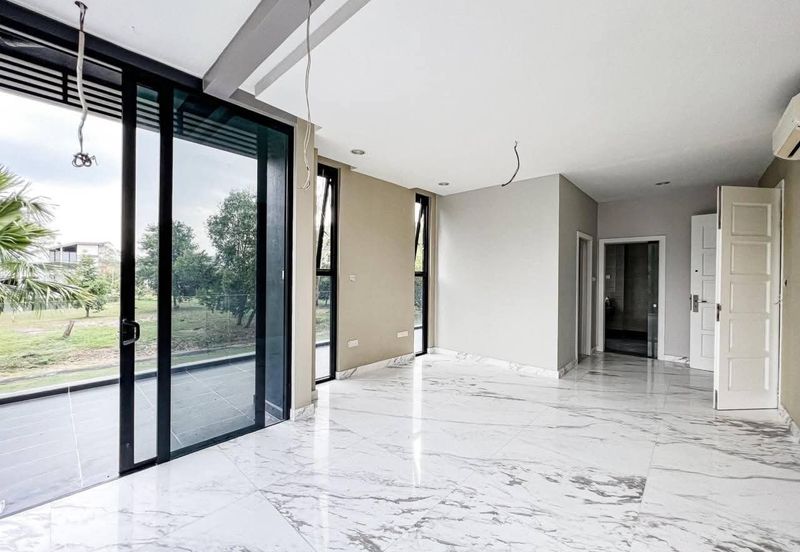 Perdana Lakeview East