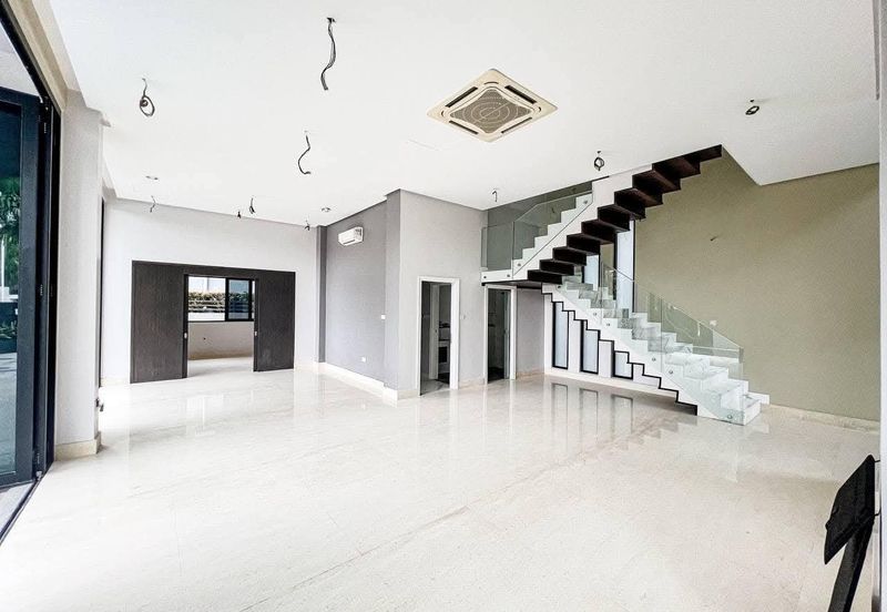 Perdana Lakeview East