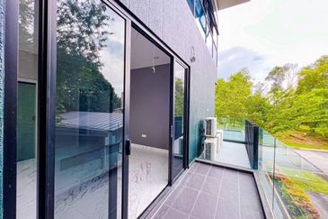 Perdana Lakeview East