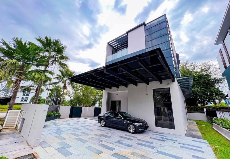 Perdana Lakeview East