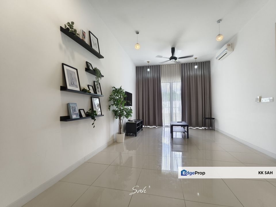 (RENOVATED + FULLY FURNISHED) 3 STOREY TOWN VILLA @ TROPICANA HEIGHTS, Selangor, Kajang