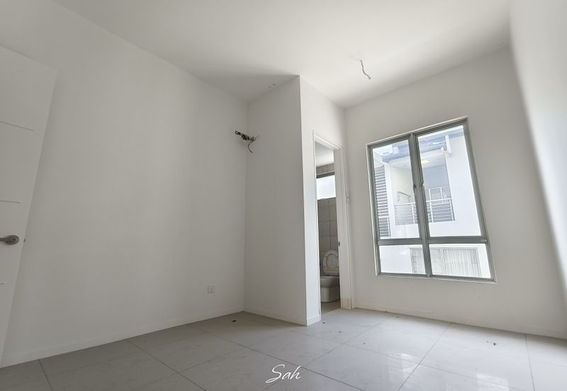 Parkfield Residences, Tropicana Heights