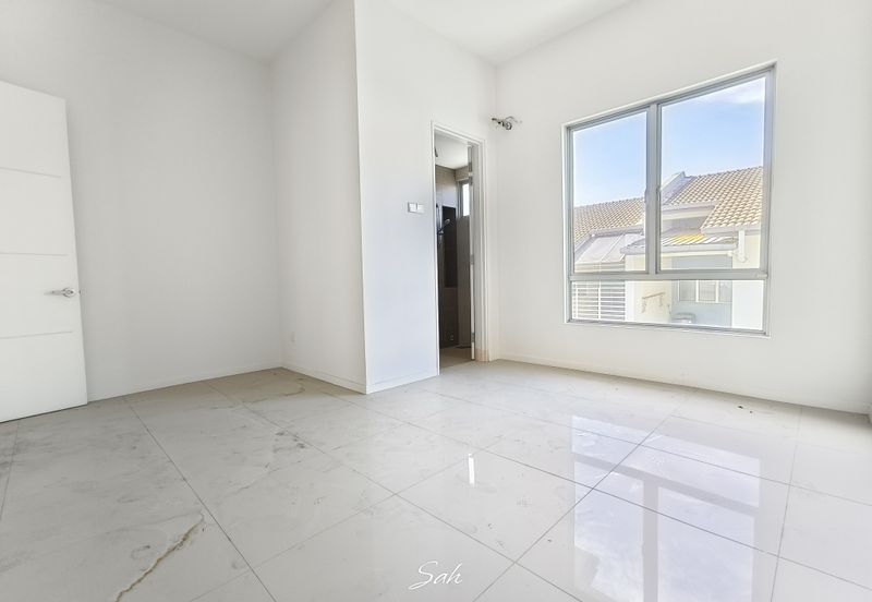 Parkfield Residences, Tropicana Heights