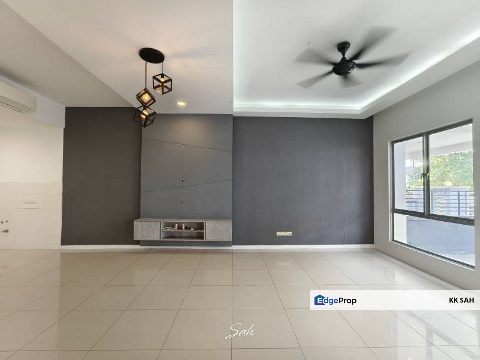 (MOVE IN CONDITION + FULL LOAN) 3 STOREY SUPERLINK @ TROPICANA HEIGHTS, Selangor, Kajang