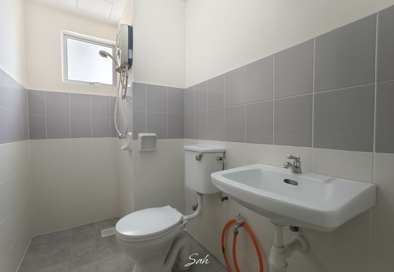 The Residence 1 @ Tiara South