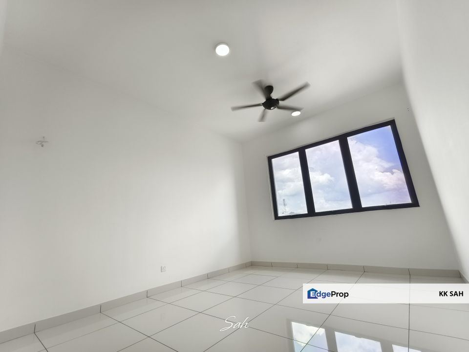 (CASH BACK + FULL LOAN) KIARA PLAZA @ SEMENYIH, Selangor, Semenyih